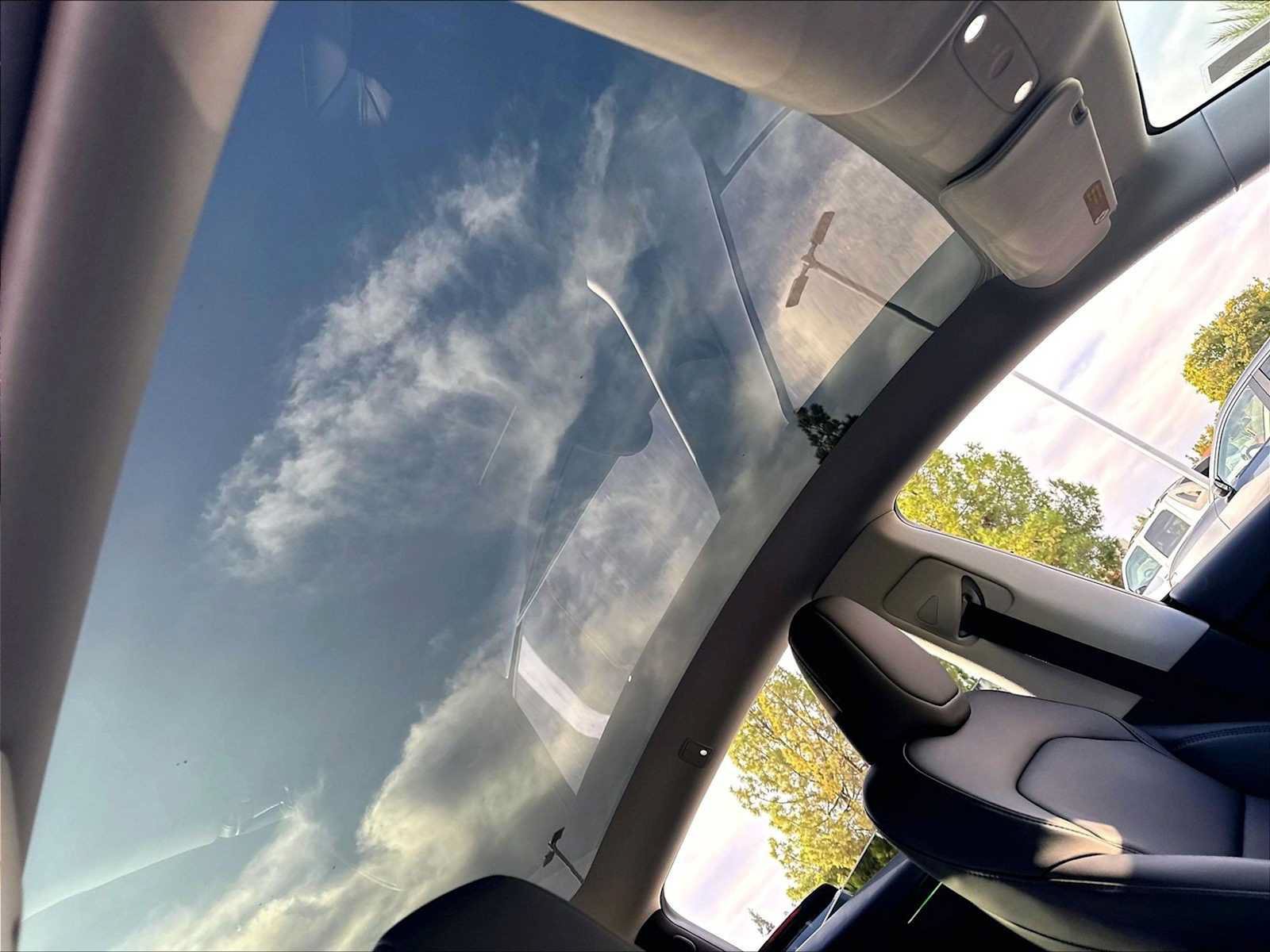 Used 2026 Tesla Model Y AWD image 22