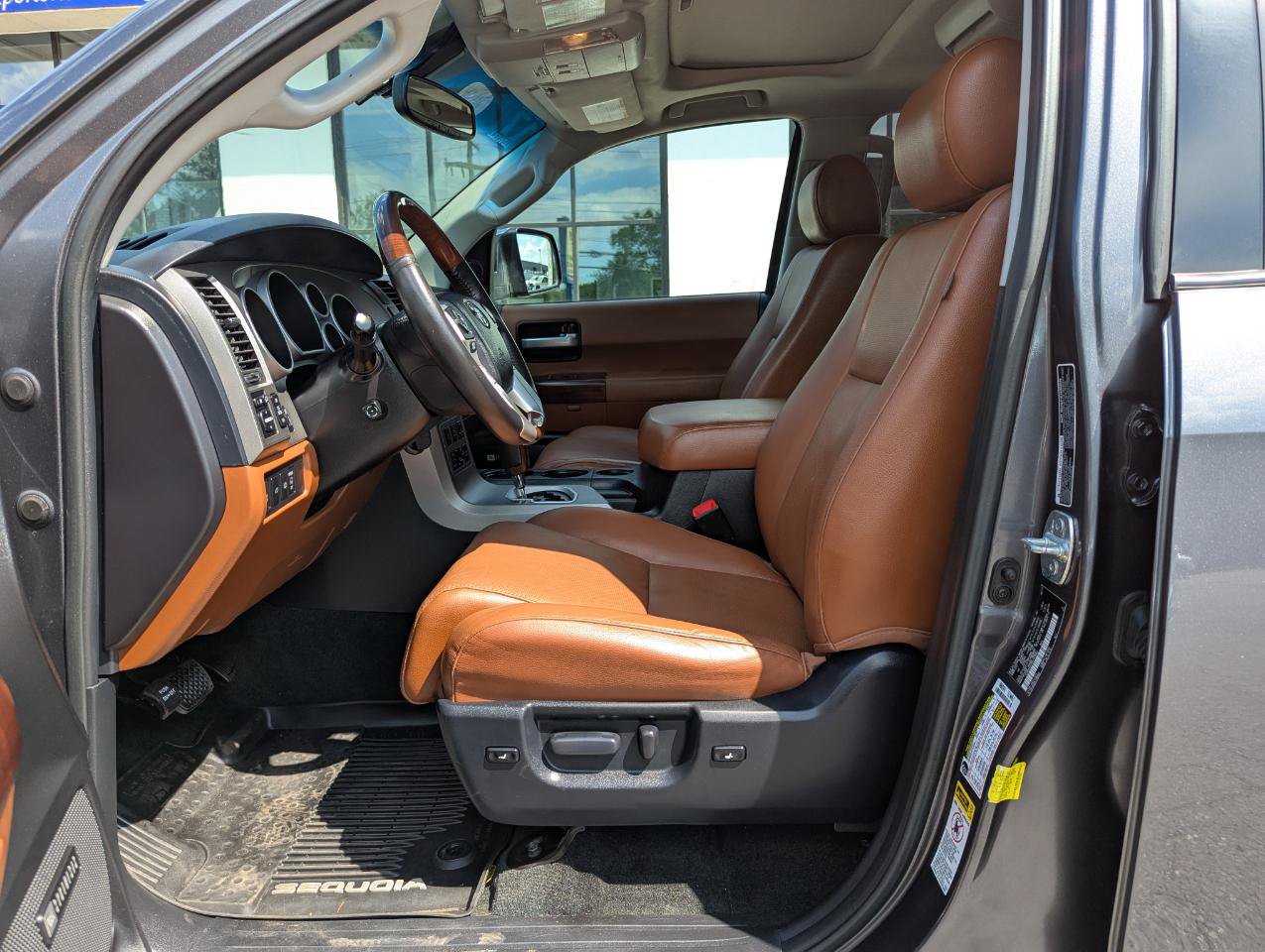 Used 2017 Toyota Sequoia Platinum AWD/4WD image 12