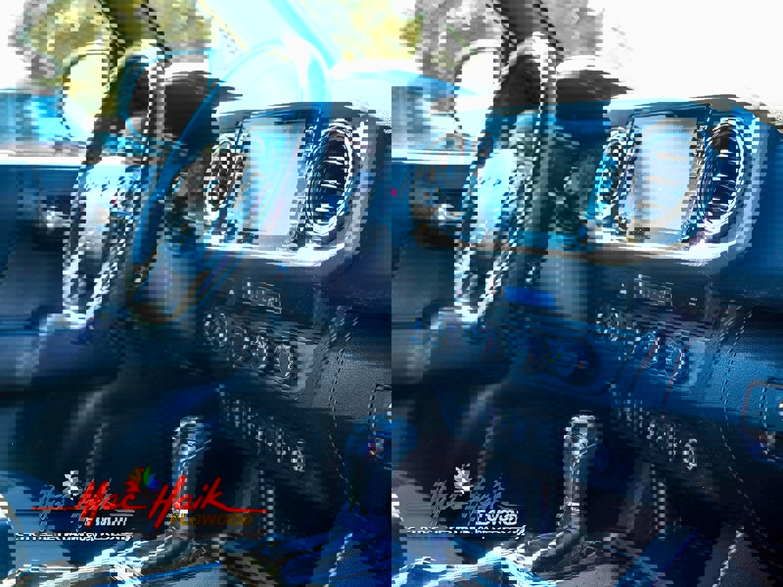 Used 2022 Toyota Tacoma TRD Off-Road image 15