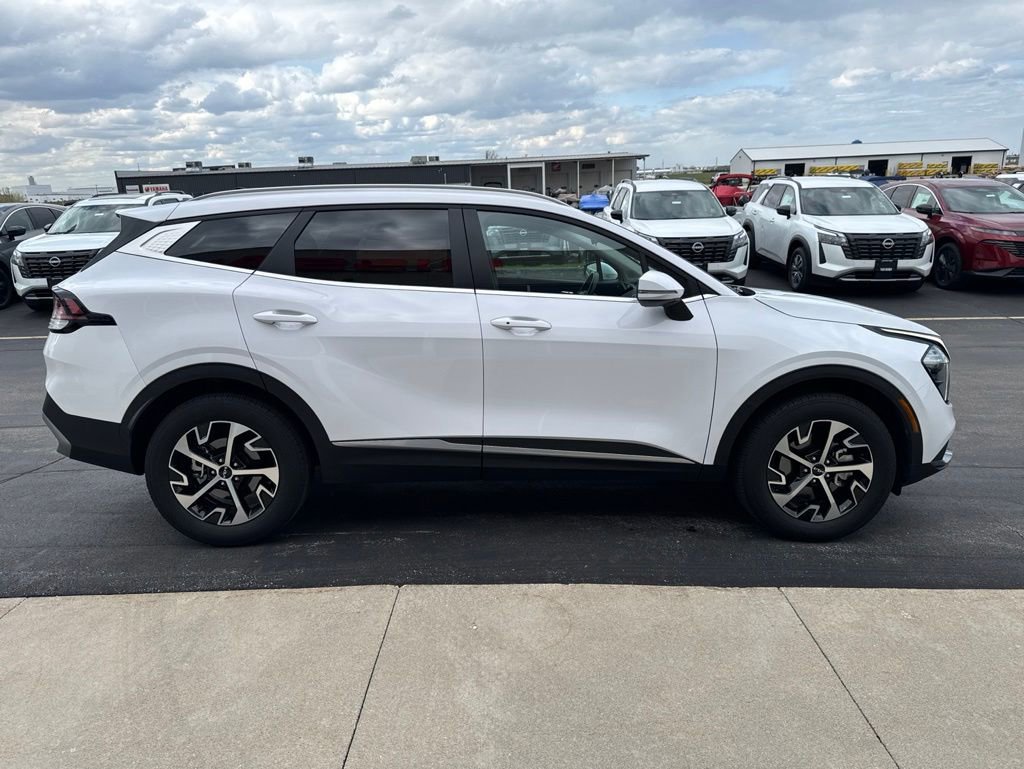 Used 2023 Kia Sportage EX AWD/4WD image 11