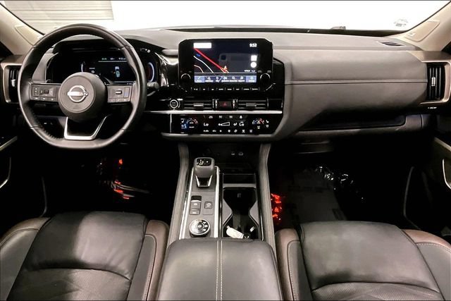 Used 2024 Nissan Pathfinder Platinum w/ Cargo Package AWD/4WD image 18