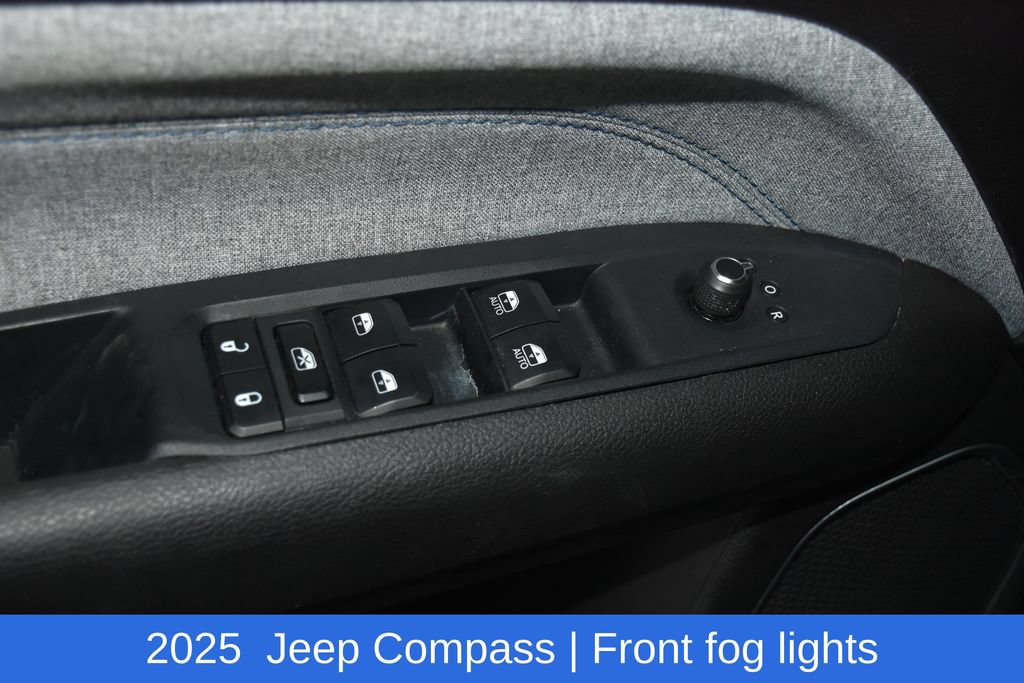 Used 2025 Jeep Compass Latitude w/ Sun & Sound Group AWD/4WD image 22