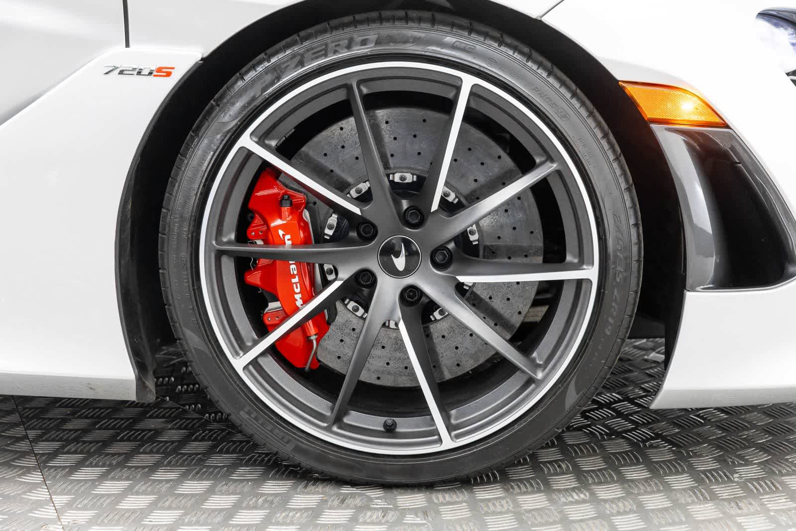 Used 2022 McLaren 720S Spider image 37