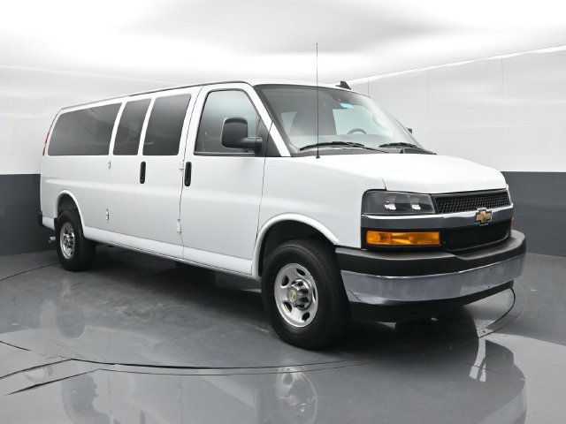 Used 2025 Chevrolet Express 3500 LT w/ LT Preferred Equipment Group RWD image 2