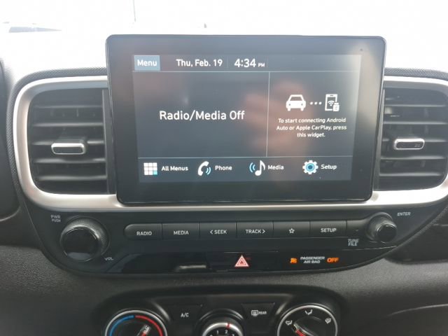 Used 2023 Hyundai Venue SE image 23