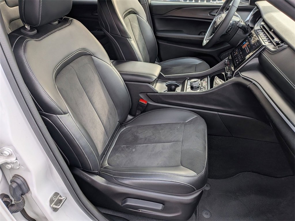 Certified 2024 Jeep Grand Cherokee Altitude image 23