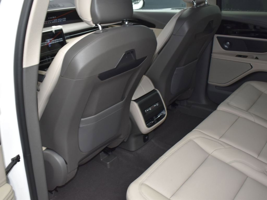 Certified 2025 Lincoln Nautilus Premier w/ Equipment Group 102A image 20