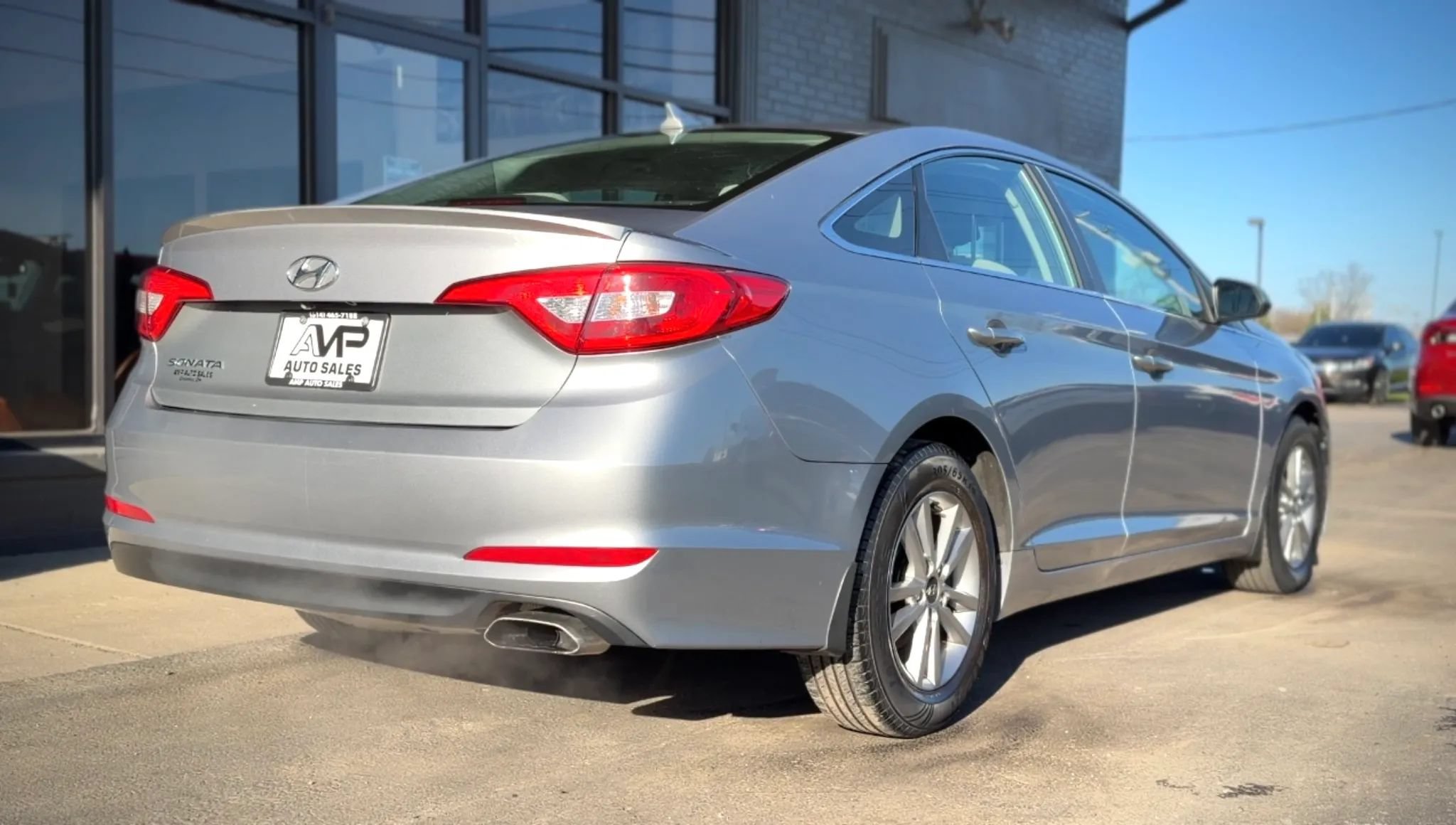 Used 2015 Hyundai Sonata SE w/ Option Group 09 FWD image 2
