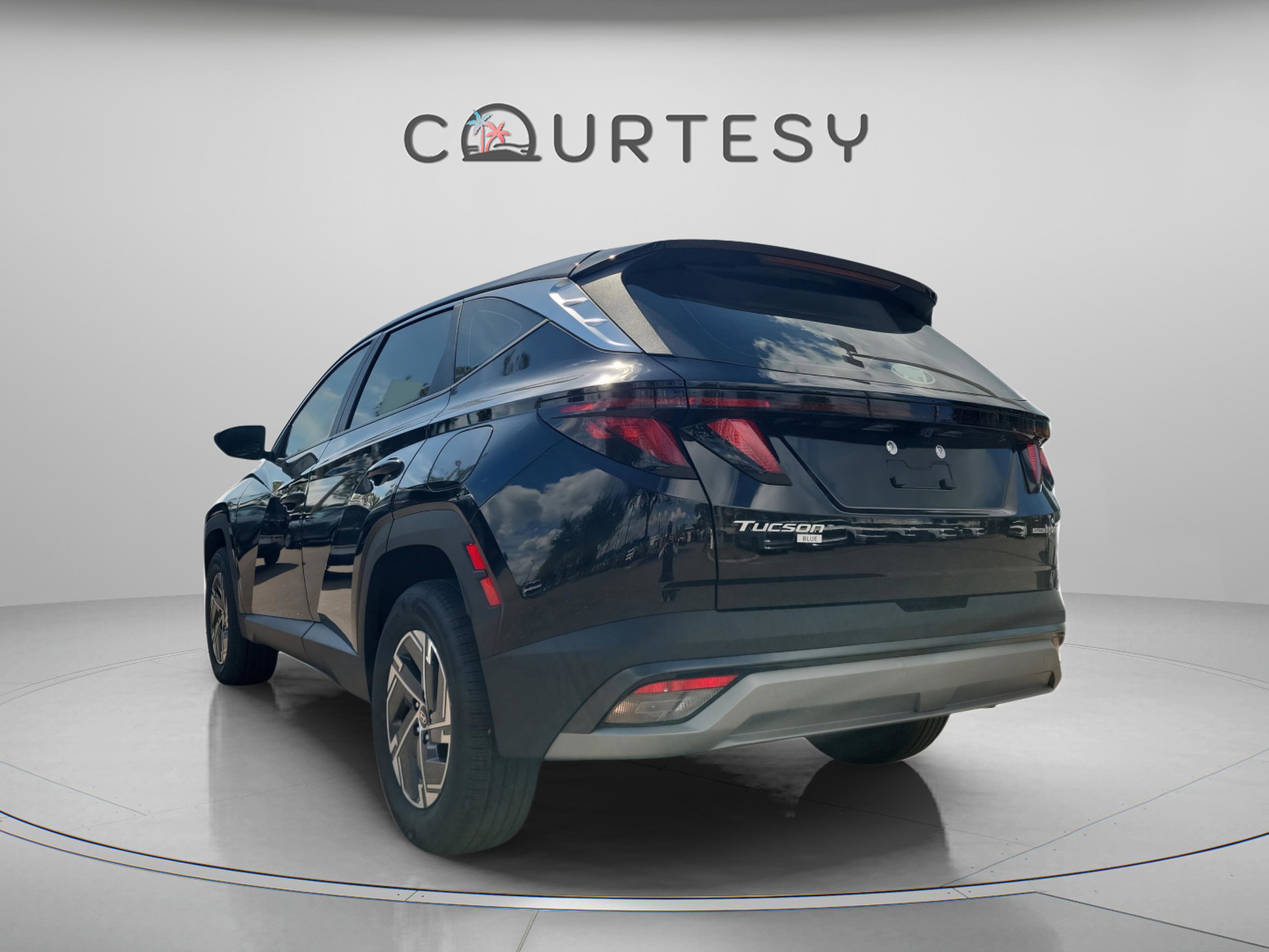 New 2026 Hyundai Tucson Blue SE video 2