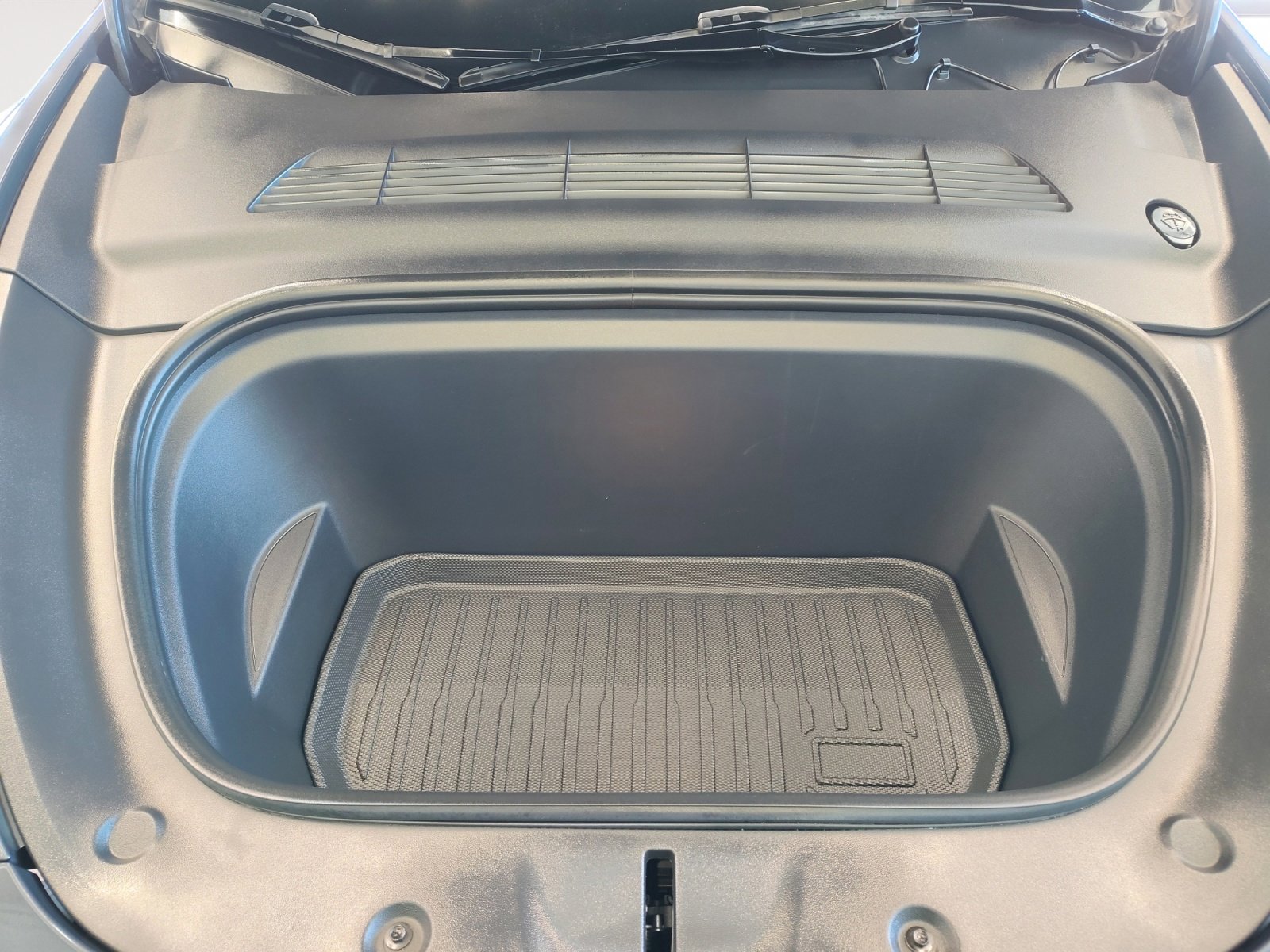 Used 2023 Tesla Model Y Long Range image 29