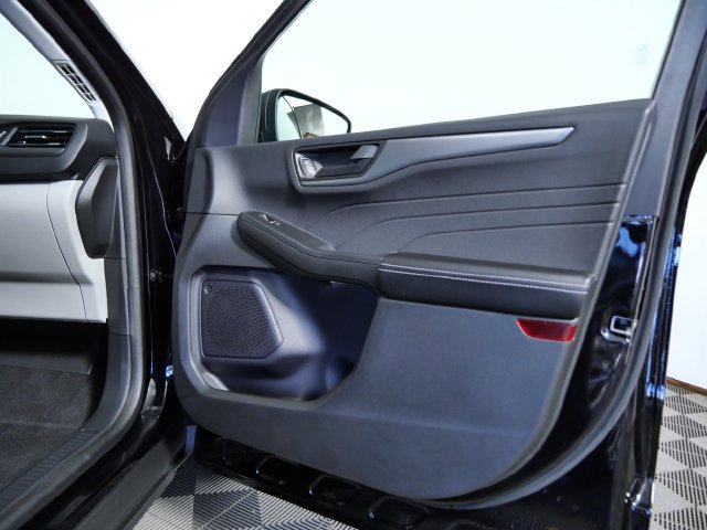 Certified 2023 Ford Escape Active w/ Tech Pack #1 AWD/4WD image 9