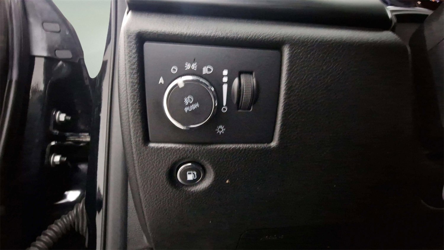 Used 2022 Jeep Grand Cherokee Laredo X image 16