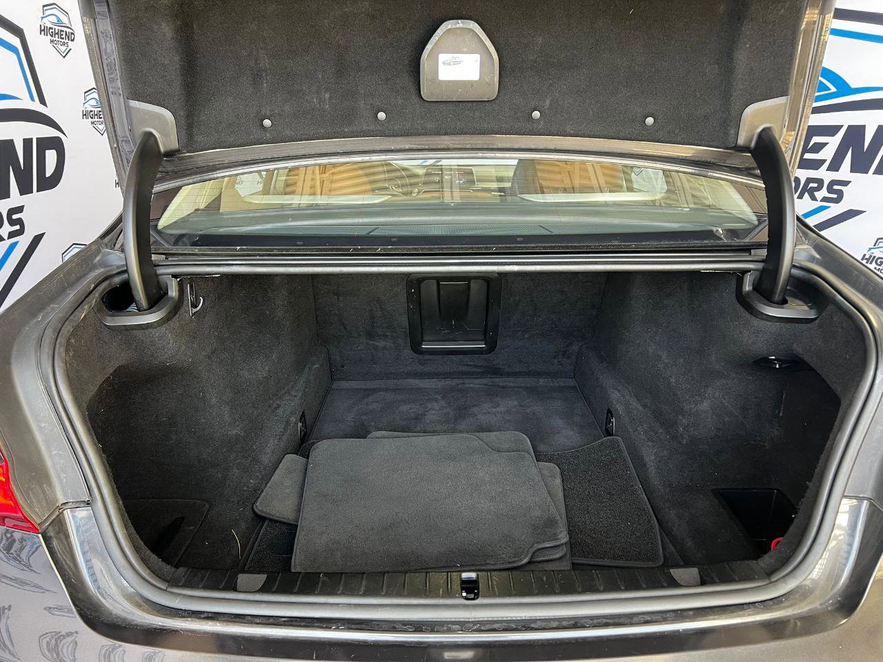 Used 2018 BMW 750i xDrive image 21