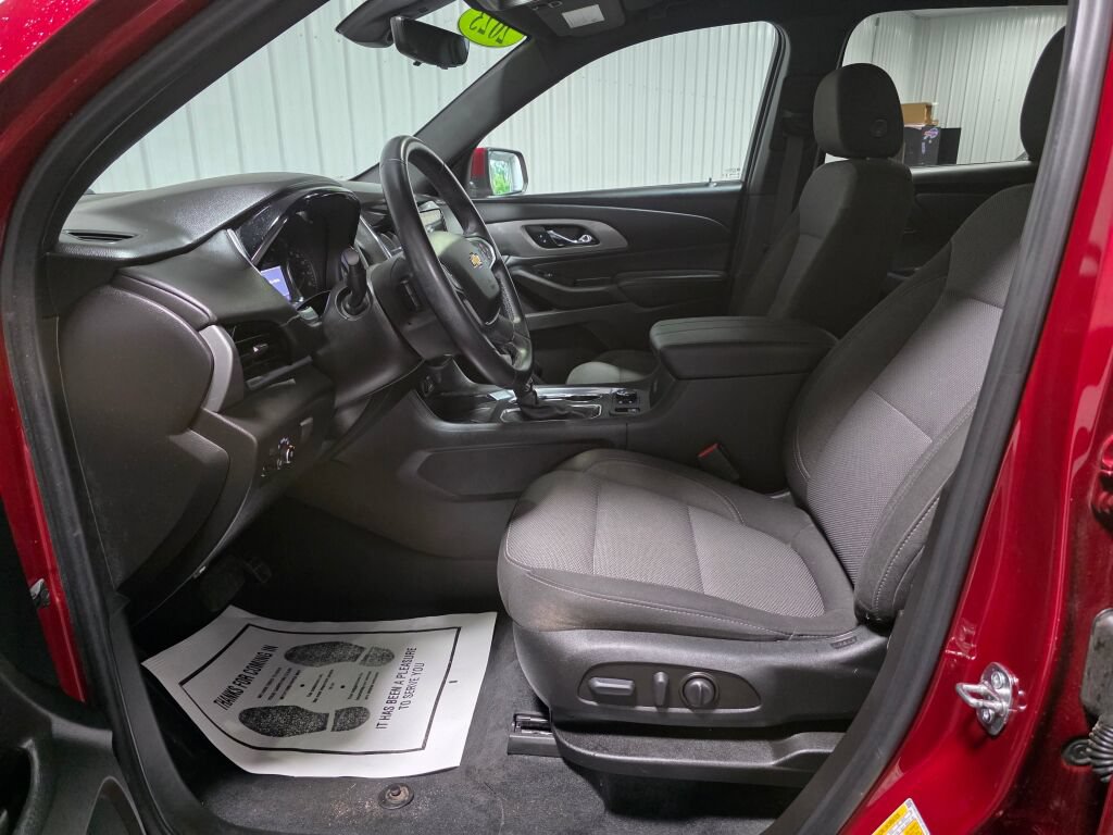 Used 2023 Chevrolet Traverse LT w/ Rear Camera Mirror Package AWD/4WD image 9