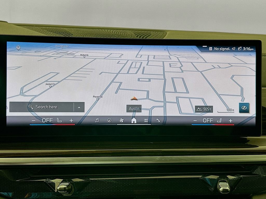 Used 2025 BMW X5 xDrive50e image 13