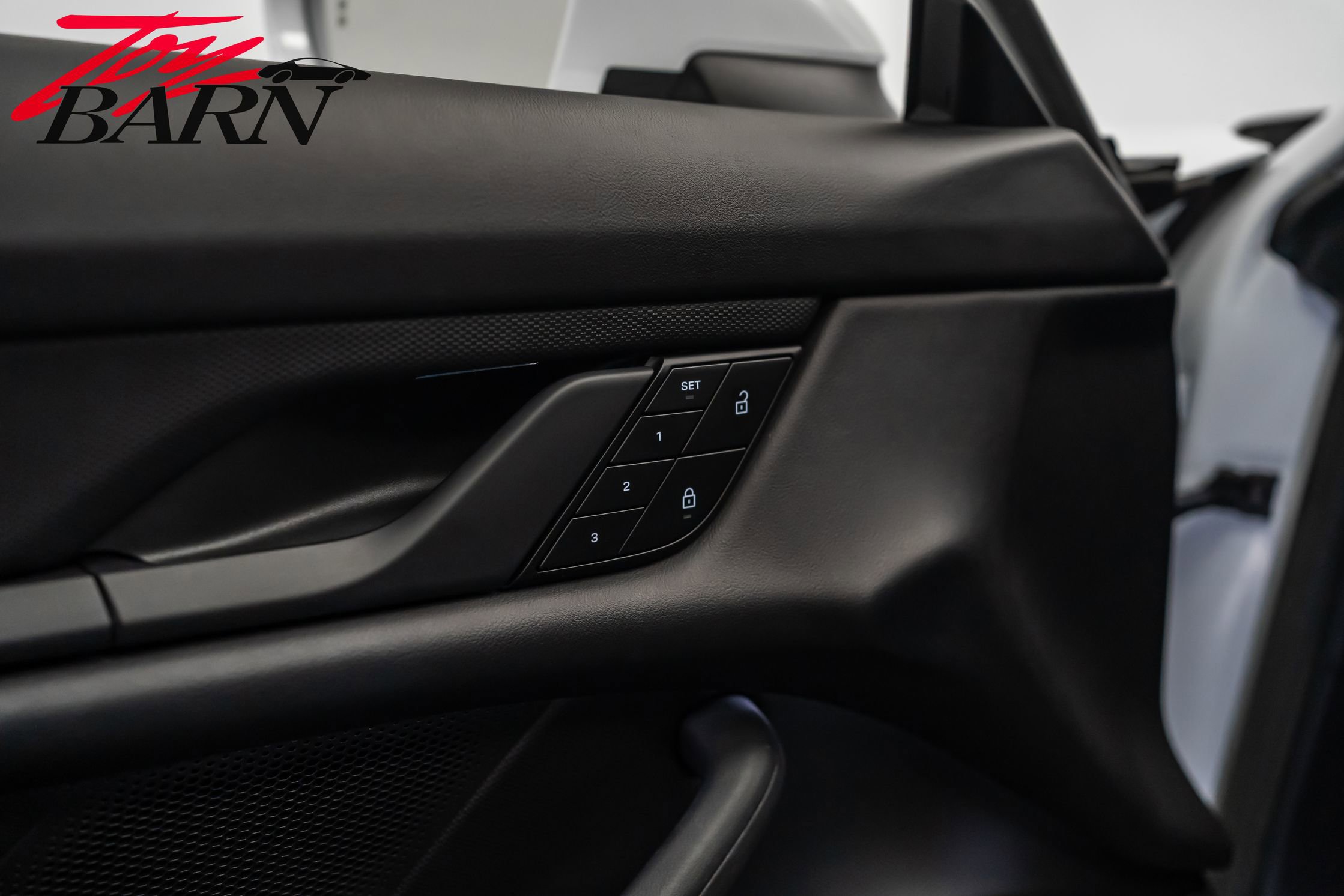 Used 2022 Porsche Taycan 4S image 19