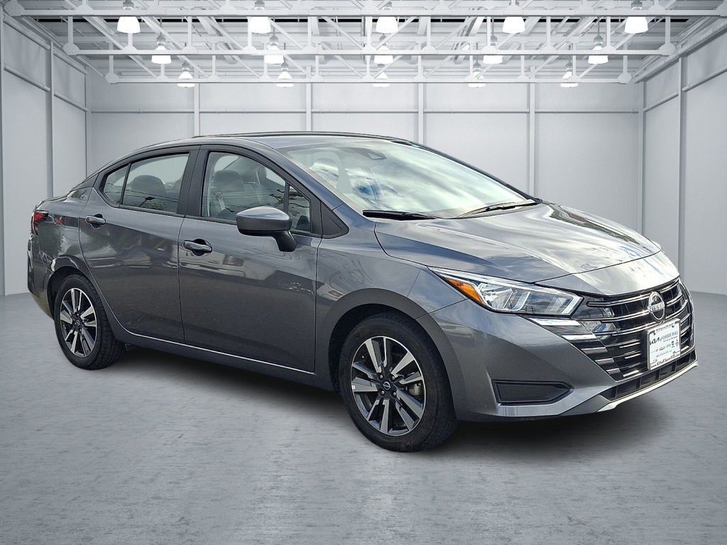 Used 2024 Nissan Versa SV FWD image 7