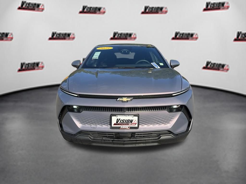 Used 2025 Chevrolet Equinox EV LT FWD image 2