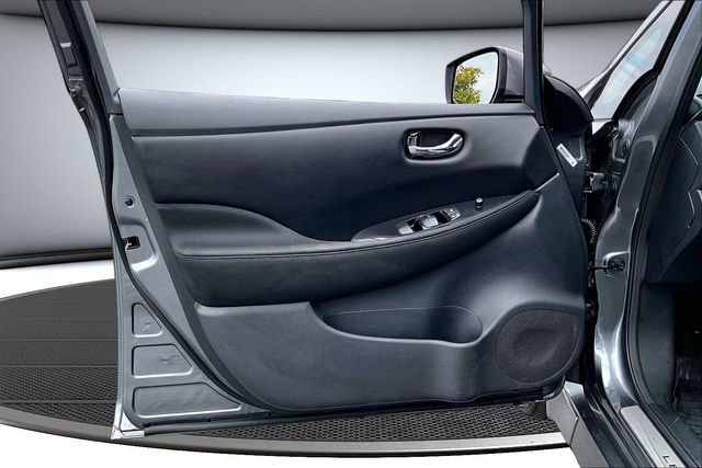 Certified 2025 Nissan Leaf SV Plus FWD image 19