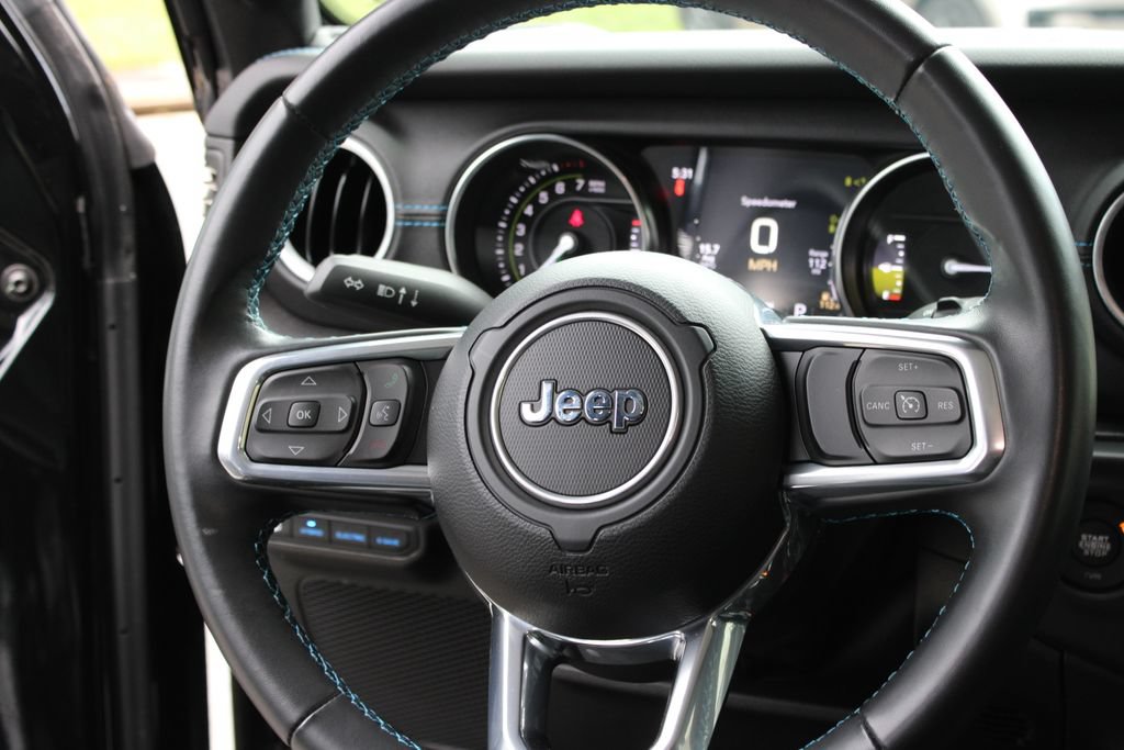Used 2022 Jeep Wrangler Unlimited Rubicon 4xe AWD/4WD image 10