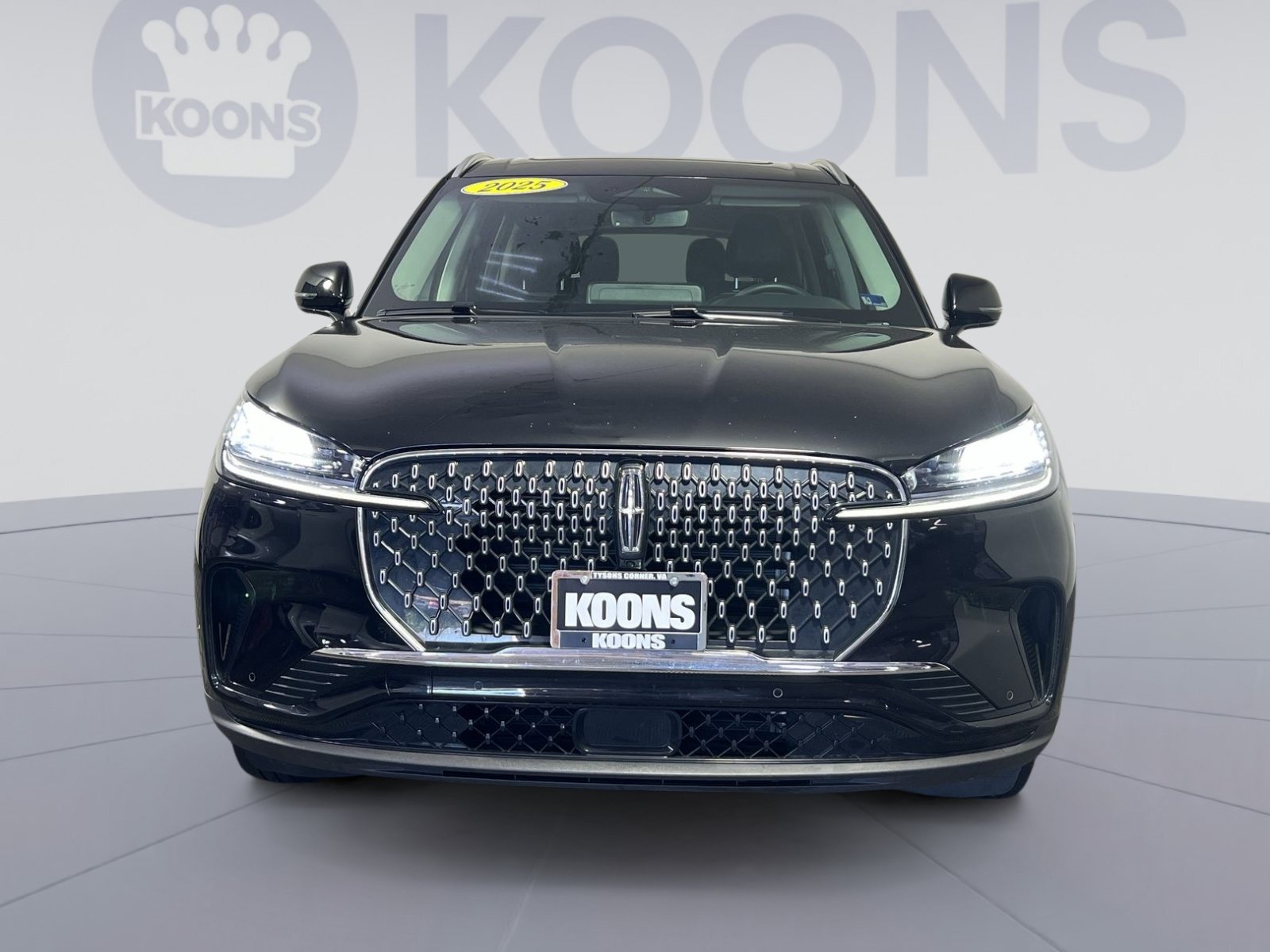 Used 2025 Lincoln Aviator AWD image 4