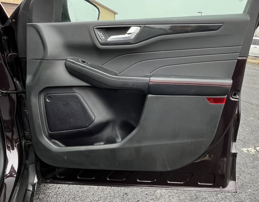 Used 2023 Ford Escape ST-Line w/ Tech Pack #1 AWD/4WD image 21