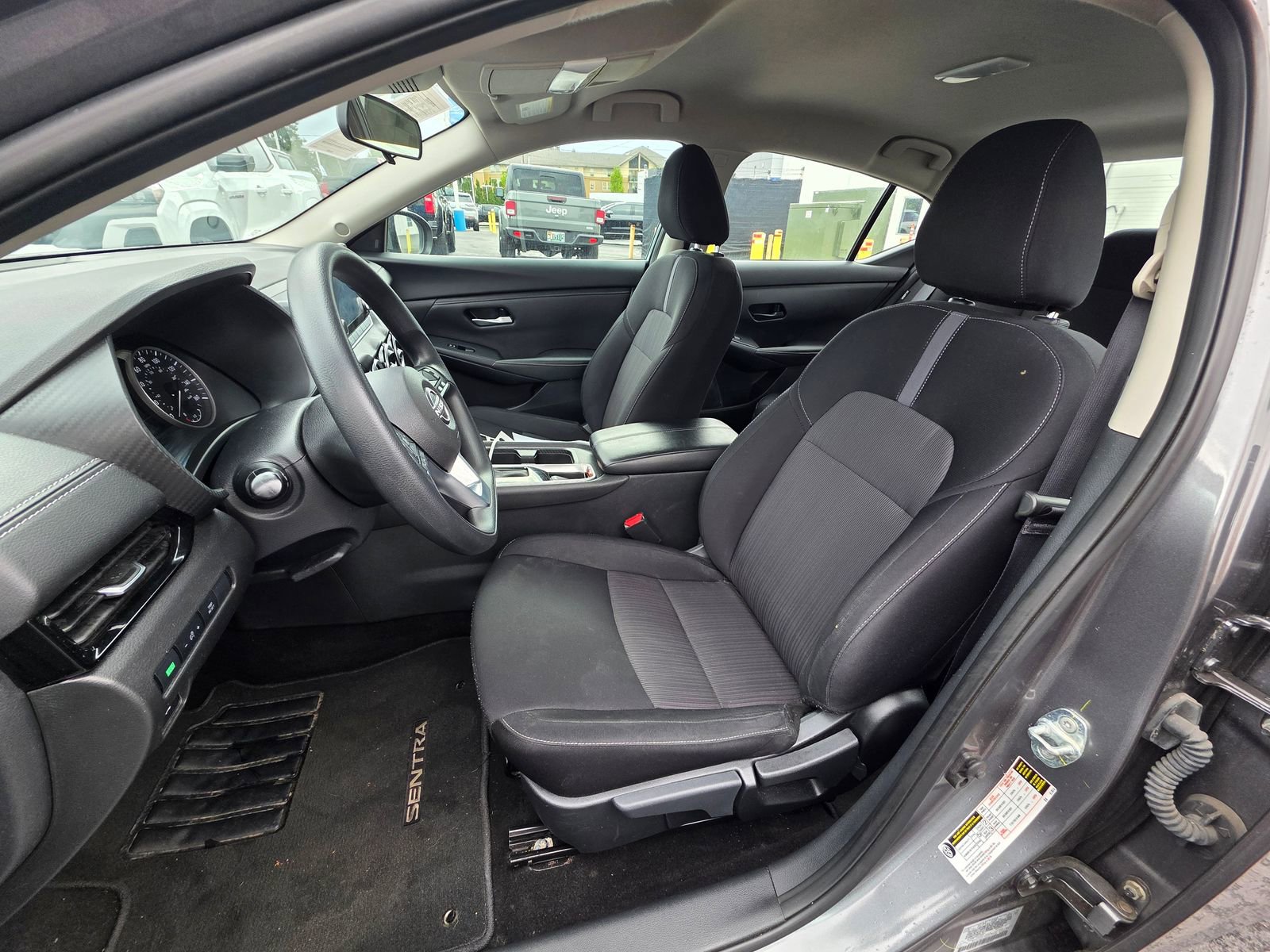 Used 2024 Nissan Sentra SV FWD image 11