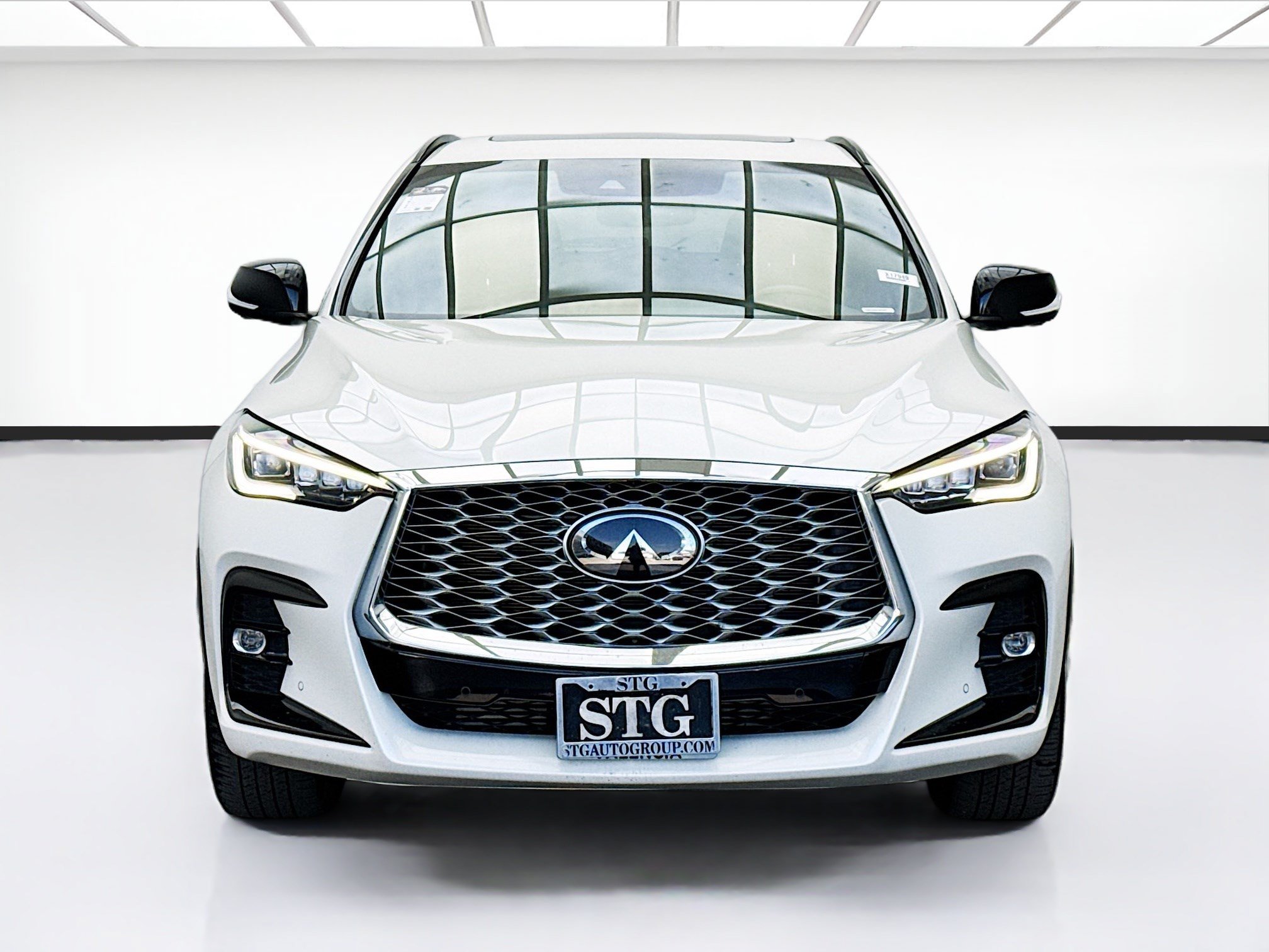 Used 2023 INFINITI QX55 Essential AWD/4WD image 2