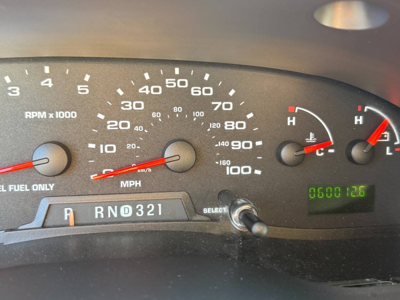 Used 2005 Ford E-350 and Econoline 350 XL RWD image 24