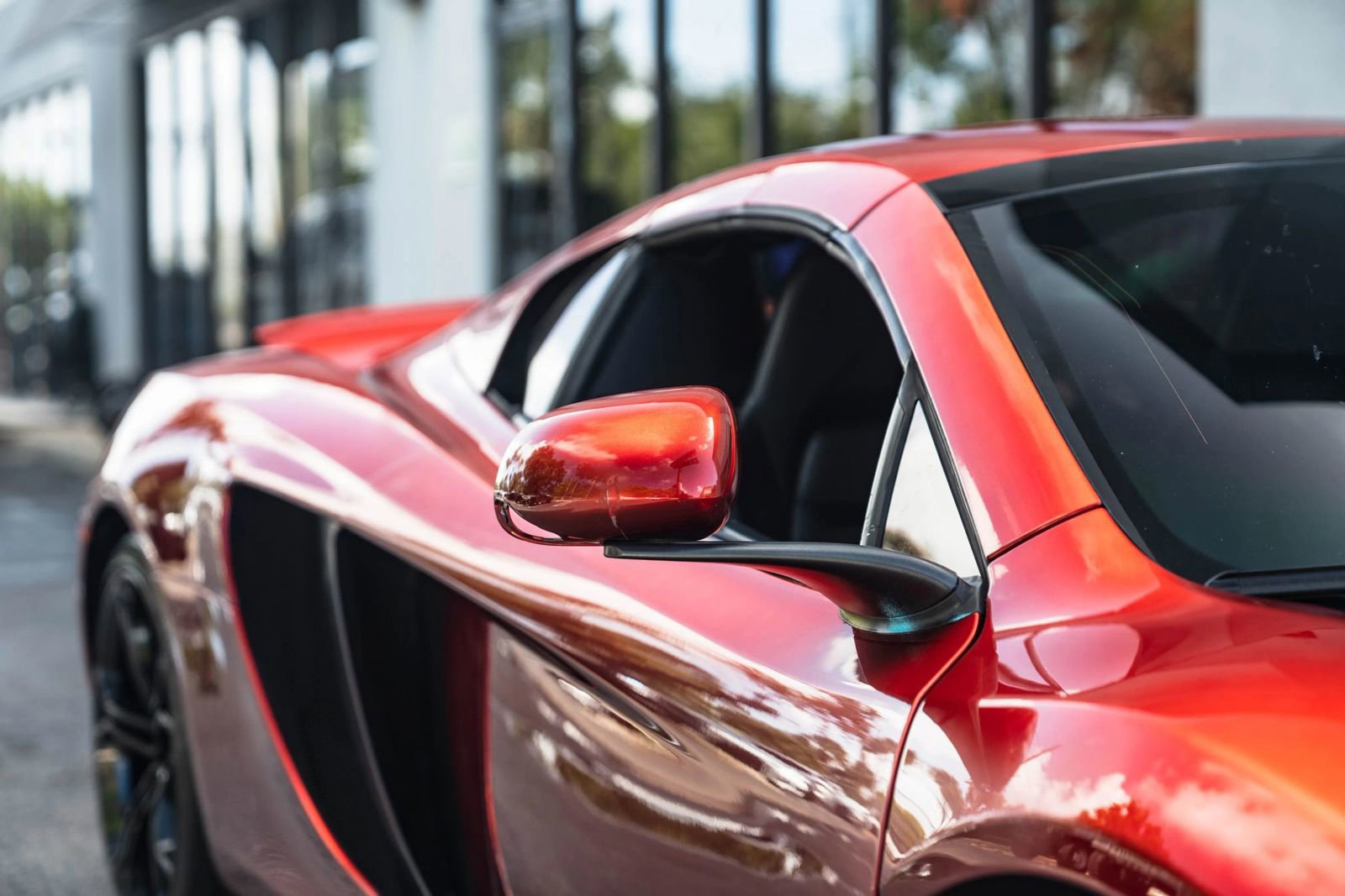 Used 2014 McLaren MP4-12C Spider RWD image 5