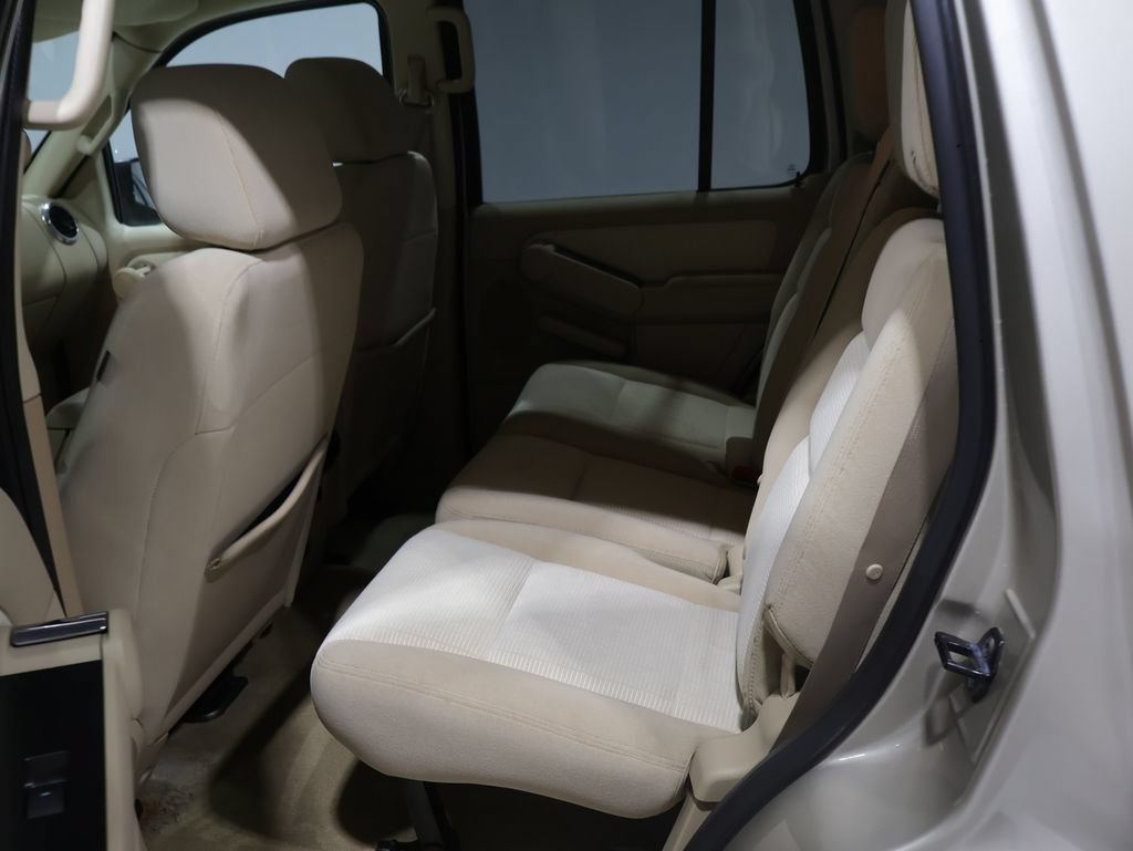 Used 2006 Ford Explorer XLT AWD/4WD image 18