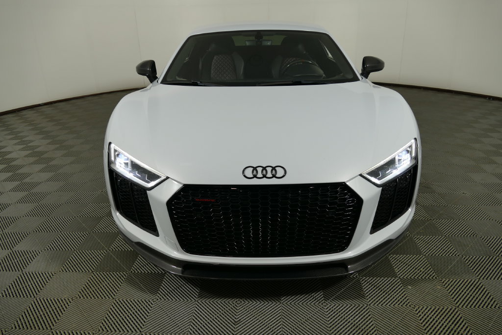 Used 2017 Audi R8 V10 w/ Carbon Exterior Package AWD/4WD image 13