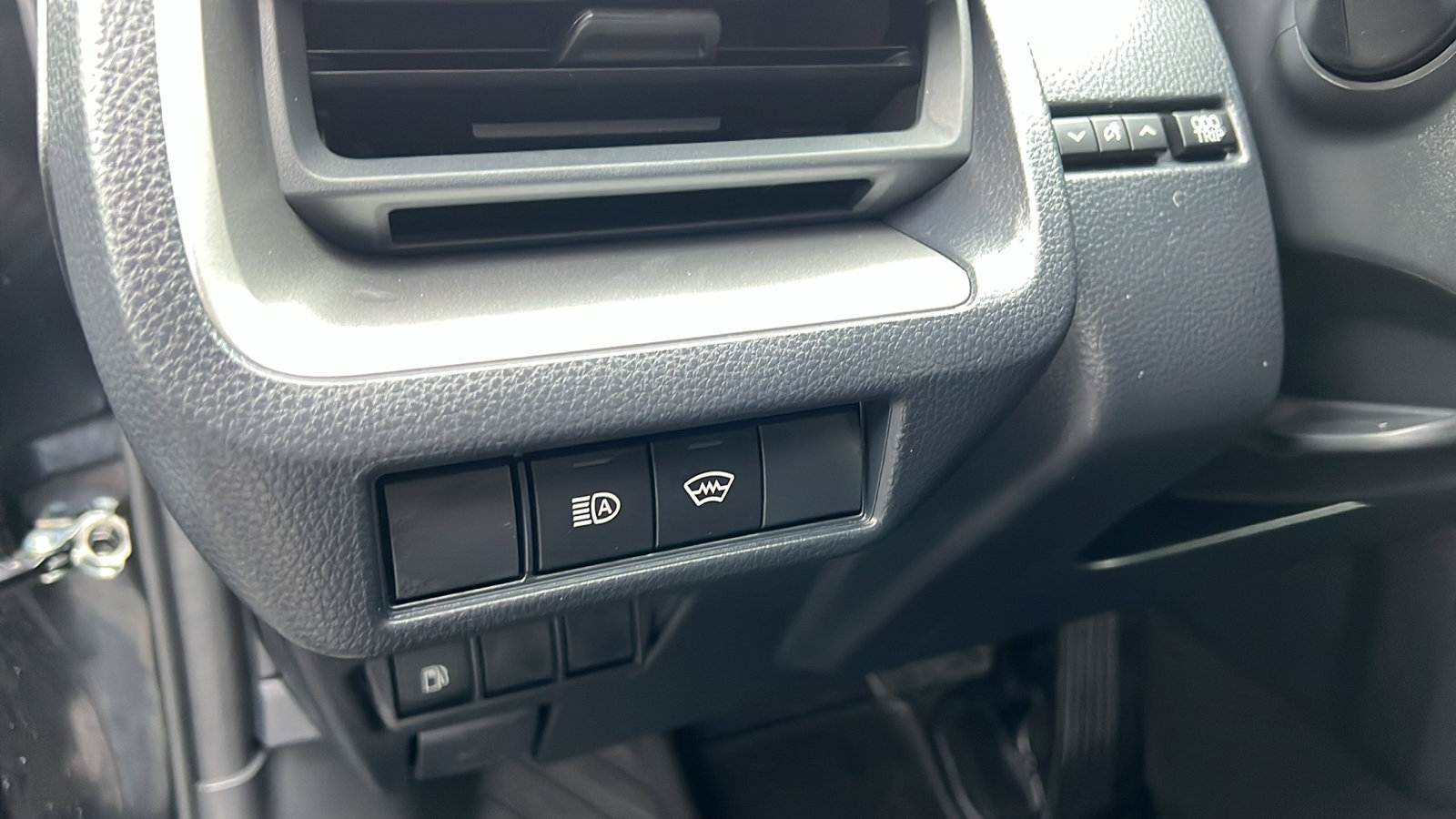 Used 2024 Toyota Prius LE image 27