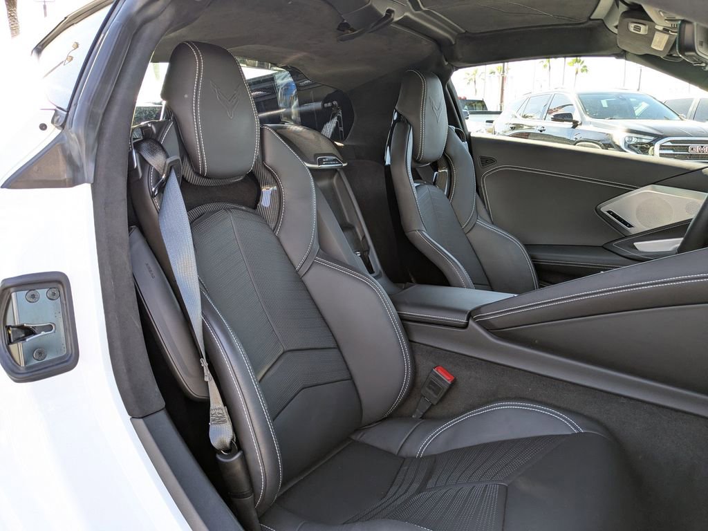 Used 2025 Chevrolet Corvette Stingray Premium Cpe w/ Z51 Performance Package image 16