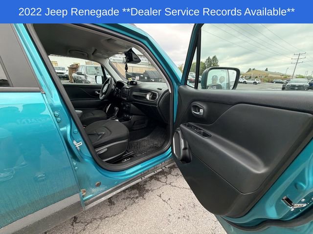 Used 2022 Jeep Renegade Latitude AWD/4WD image 2