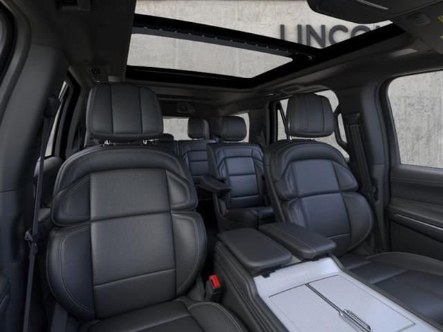 New 2026 Lincoln Navigator Reserve w/ Jet Appearance Package image 10