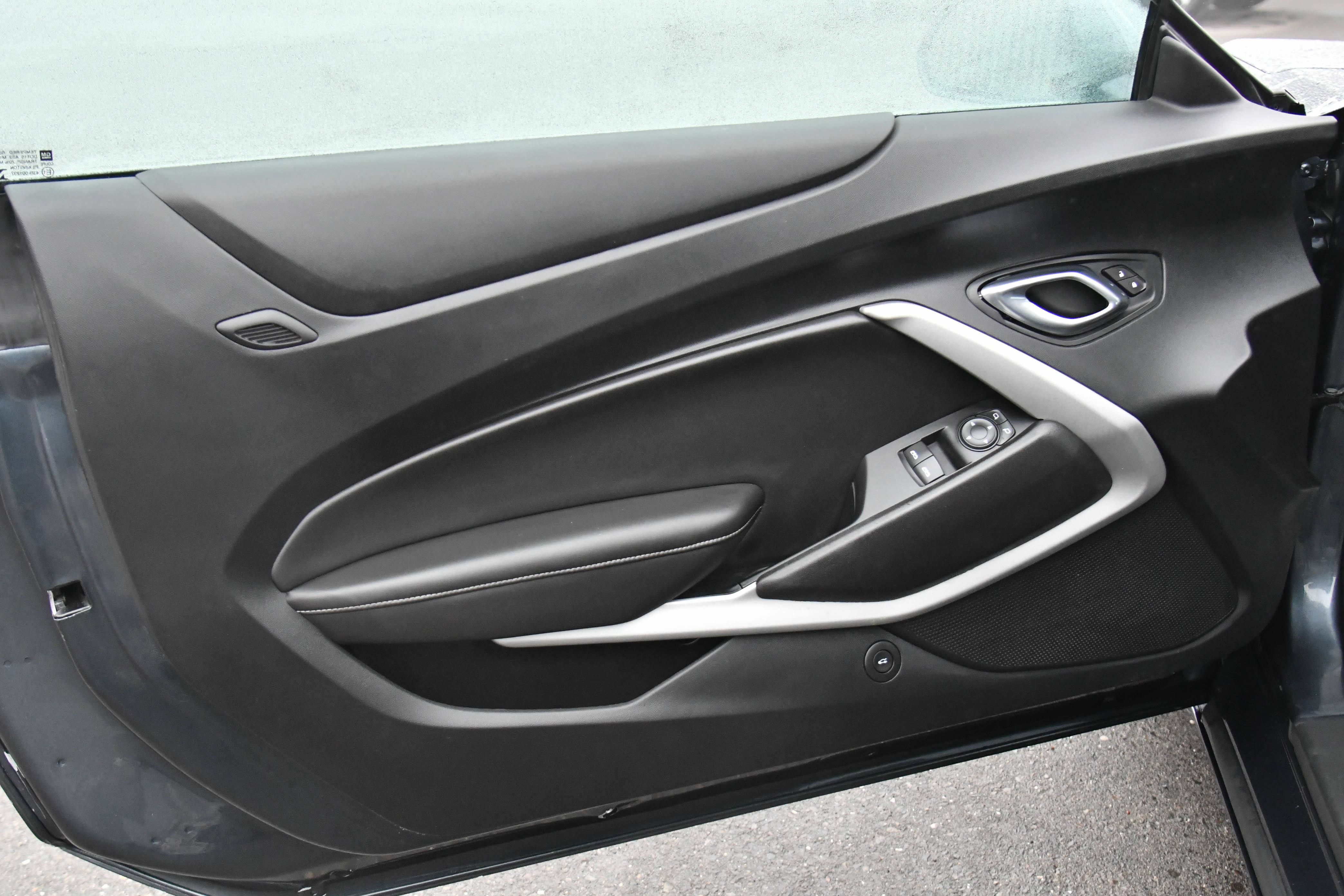 Used 2020 Chevrolet Camaro LT w/ RS Package image 13