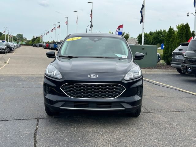 Used 2021 Ford Escape SE w/ Cold Weather Package AWD/4WD image 2