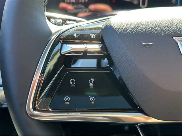 New 2025 Cadillac Optiq Luxury 1 image 19