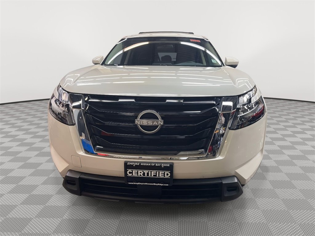 Used 2024 Nissan Pathfinder SV image 8