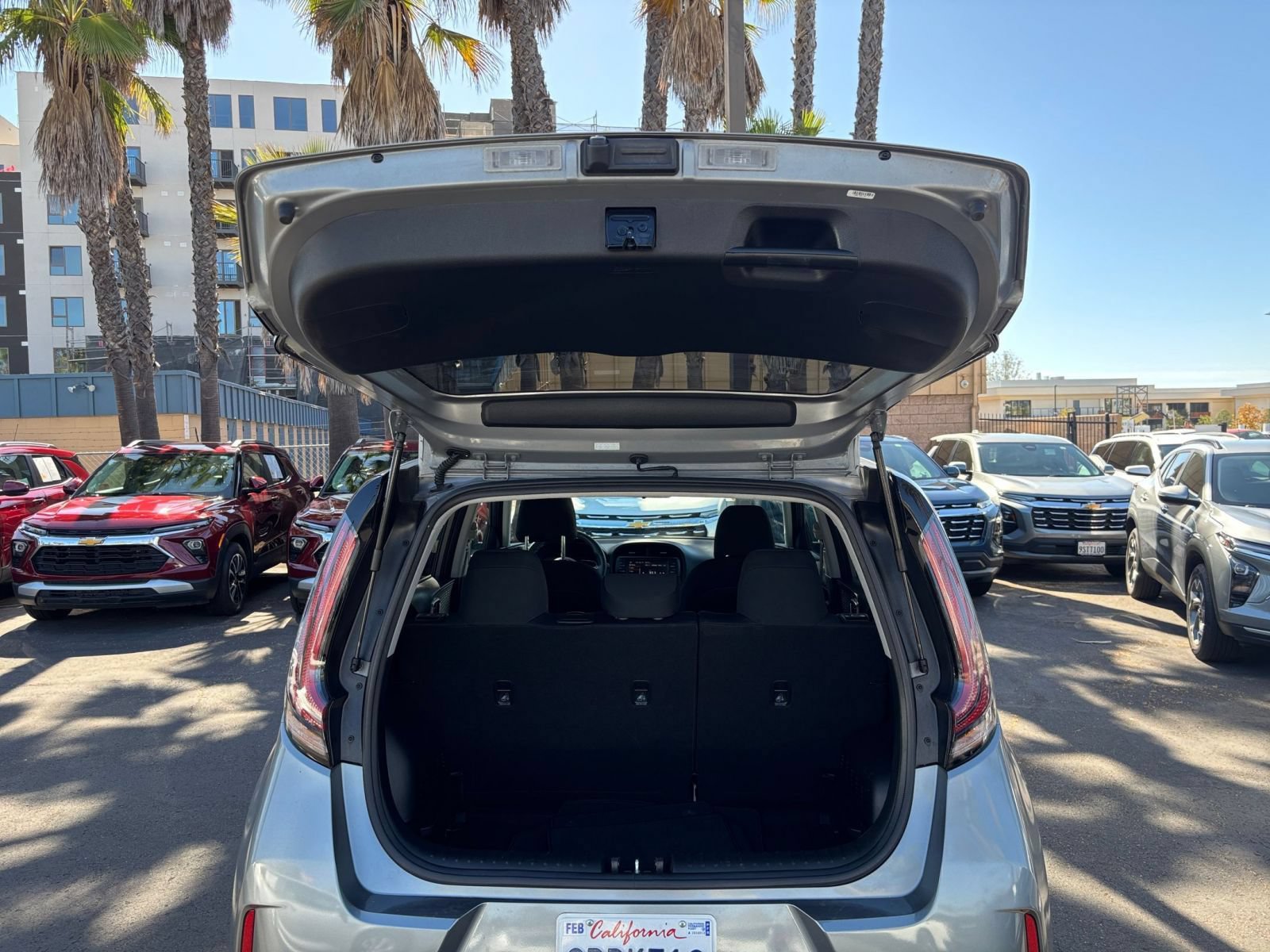 Used 2025 Kia Soul LX w/ LX Technology Package FWD image 29