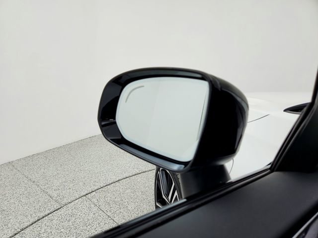 Used 2021 Volvo XC60 T8 R-Design w/ Advanced Package image 19