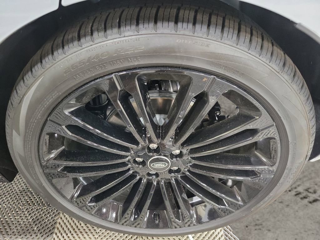 New 2026 Land Rover Range Rover Velar Dynamic SE image 10