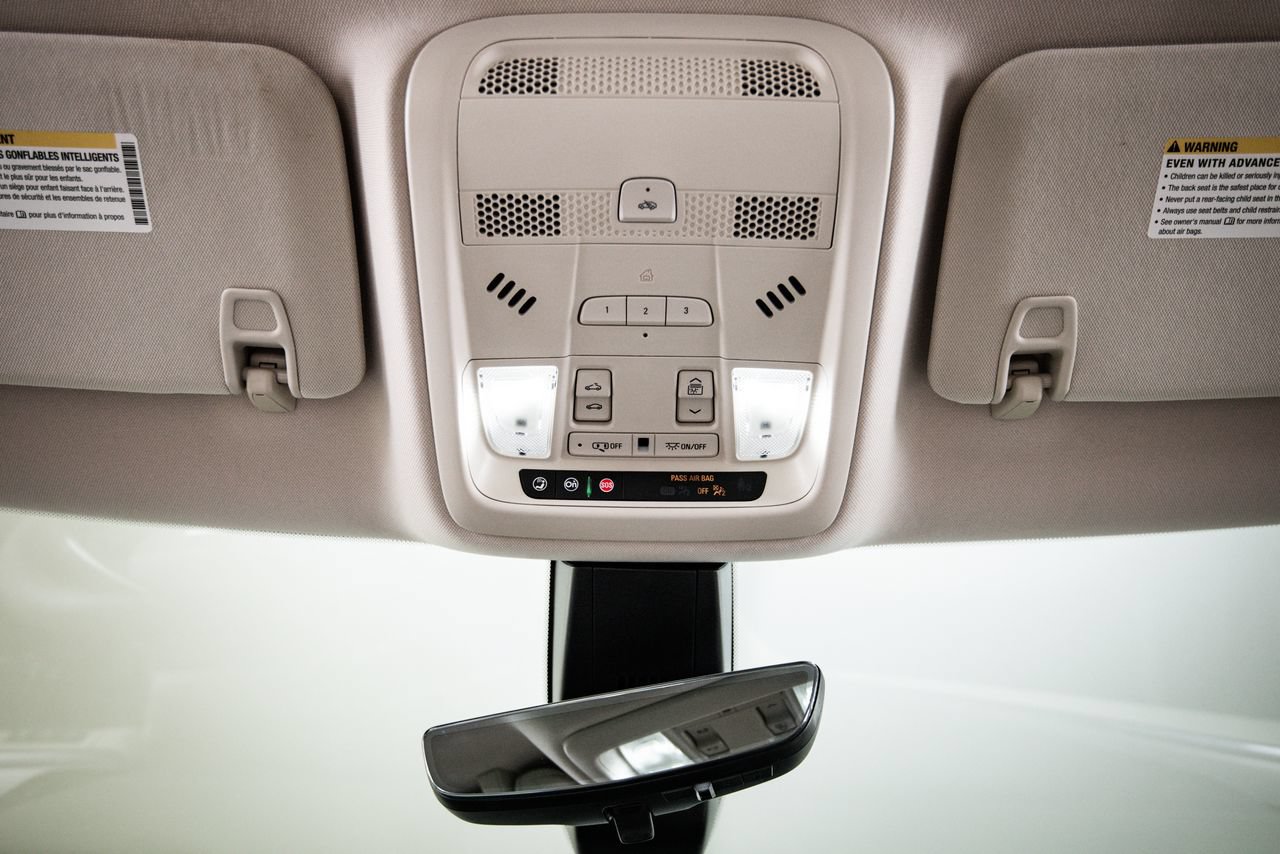 Used 2022 Cadillac XT5 Premium Luxury w/ Technology Package FWD image 19