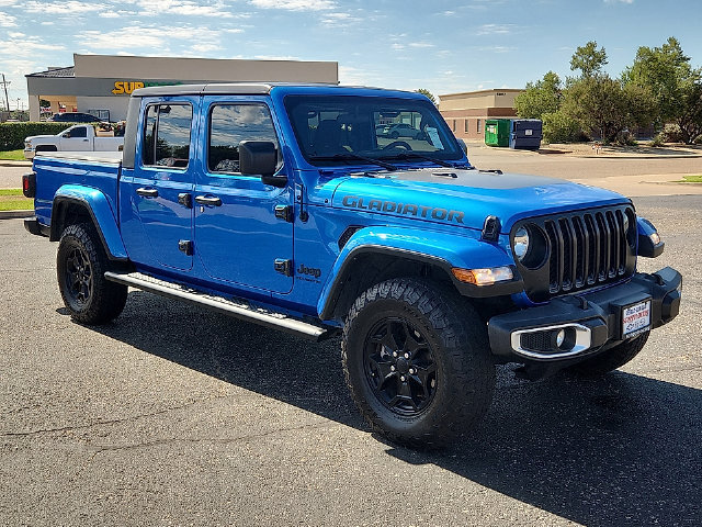 Used 2023 Jeep Gladiator Overland w/ Cold Weather Group AWD/4WD image 6