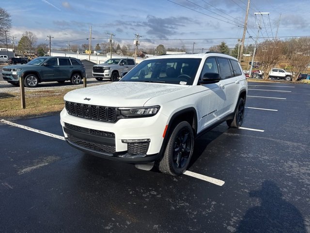 New 2025 Jeep Grand Cherokee L Limited w/ Black Appearance Package image 3