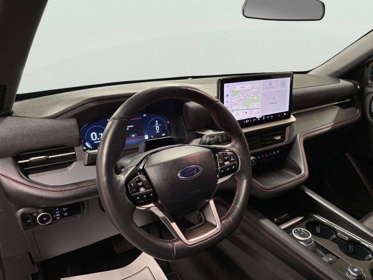 Used 2025 Ford Explorer ST-Line w/ ST-Line Street Pack AWD/4WD image 14