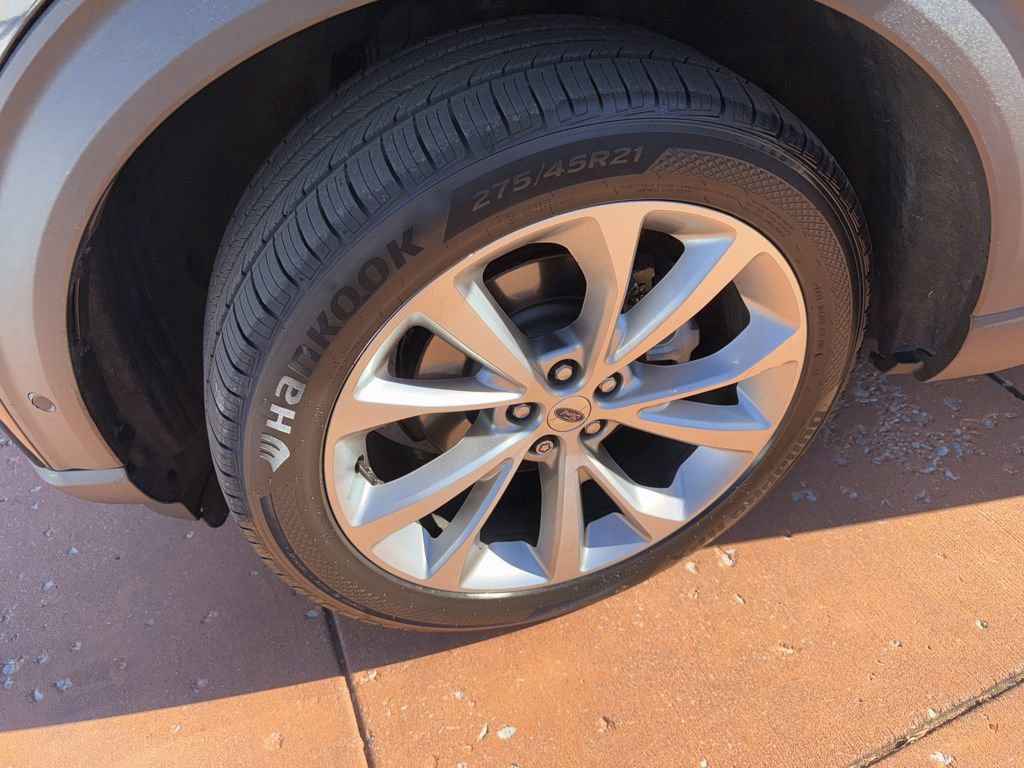 Used 2022 Ford Explorer Platinum w/ Equipment Group 601A image 4