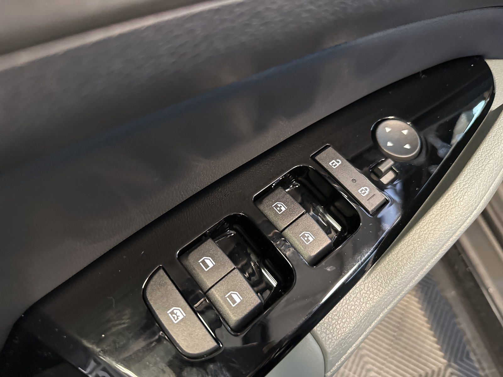 New 2025 Kia Sportage X-Line image 16