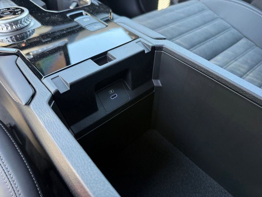 New 2026 Mitsubishi Outlander AWD image 29